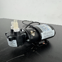 Cole-Parmer Vacuum Pressure Pump image 1